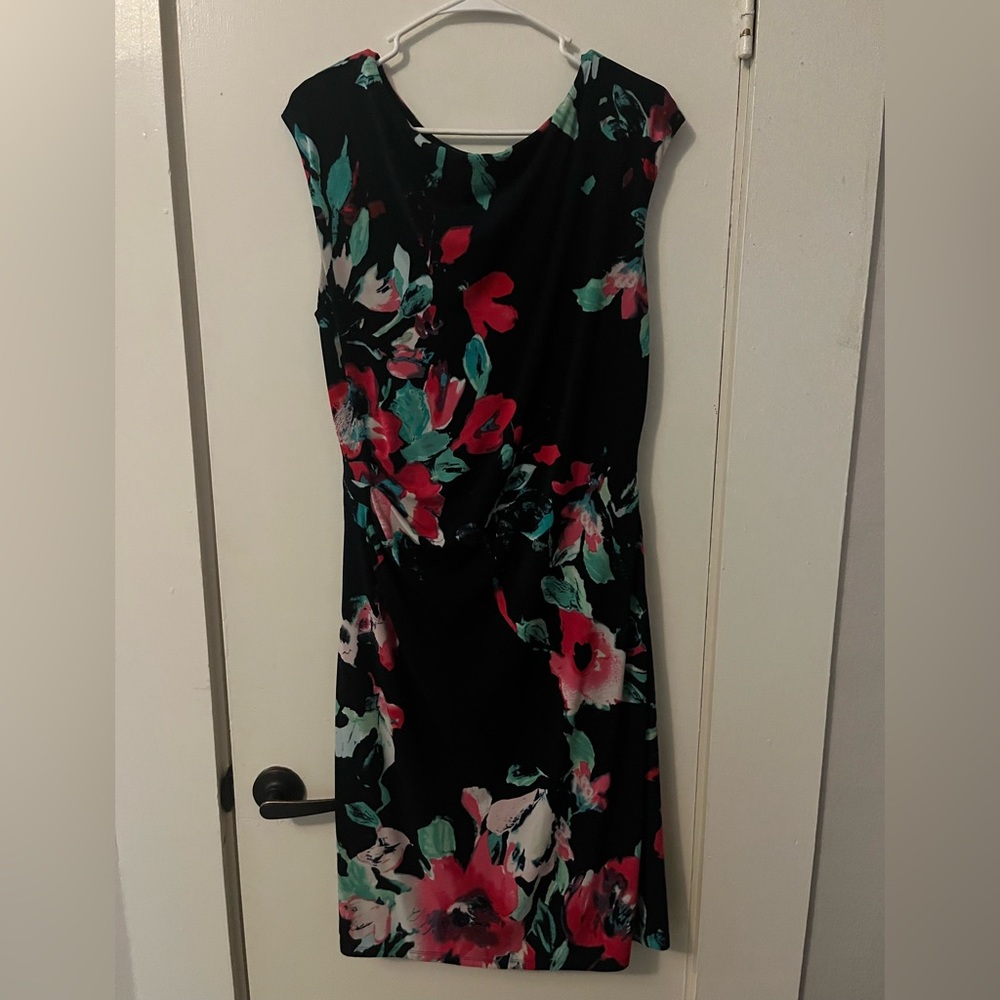 Stretchy material, comfortable. Flattering - body-con with ruching on one side